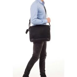 Burkely Vintage Juul Messenger Bag Black 21 Burkely Vintage Juul Messenger Bag Black -Trendy Tassenwinkel image 1097