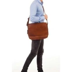 Burkely Vintage Juul Messenger Bag Cognac -Trendy Tassenwinkel image 1160