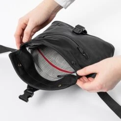 Aunts & Uncles Japan Tsu Waistbag Black -Trendy Tassenwinkel image 1194