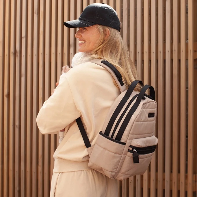 Babymel Lola Eco Quilt Backpack Luiertas Fawn 2 Babymel Lola Eco Quilt Backpack Luiertas Fawn - Afbeelding 2