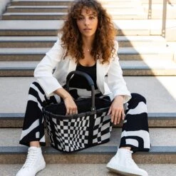 Reisenthel Shopping Carrybag Frame Op-art 11 Reisenthel Shopping Carrybag Frame Op-art -Trendy Tassenwinkel image 3090