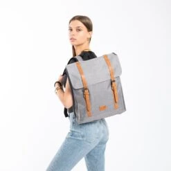 New Rebels ® Heaven Big Square Rugtas Burgundy 14L XXV | Rugtas -Trendy Tassenwinkel new rebels heaven big square rugtas burgundy 14l x 2