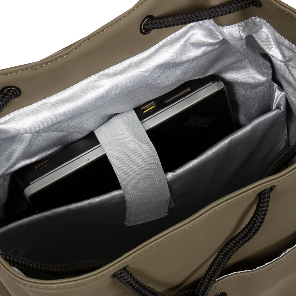 New Rebels ® Mart - PU - Laptop - Rugtas - Rugzak - Waterafstotend - Olijf 9 New Rebels ® Mart - PU - Laptop - Rugtas - Rugzak - Waterafstotend - Olijf - Afbeelding 9