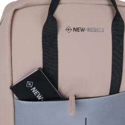 New Rebels Bowie Cape Coral Oud Roze 15L Rugzak Reflectie Waterafstotend Laptop 13.3 -Trendy Tassenwinkel new rebels new rebels bowie cape coral oud roze 15 3