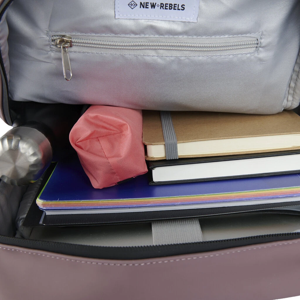 New Rebels Bowie Cape Coral Paars 15L Rugzak Reflectie Waterafstotend Laptop 13.3 3 New Rebels Bowie Cape Coral Paars 15L Rugzak Reflectie Waterafstotend Laptop 13.3 - Afbeelding 3