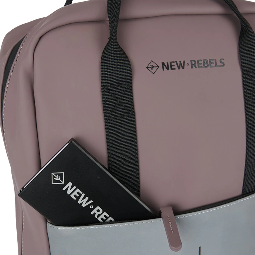 New Rebels Bowie Cape Coral Paars 15L Rugzak Reflectie Waterafstotend Laptop 13.3 4 New Rebels Bowie Cape Coral Paars 15L Rugzak Reflectie Waterafstotend Laptop 13.3 - Afbeelding 4