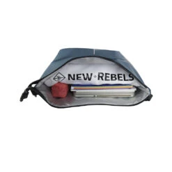 New Rebels Matteo Milburn Donker Blauw 18L Rugzak Shopper Waterafstotend Laptop 15.6 -Trendy Tassenwinkel new rebels new rebels matteo milburn donker blauw 2