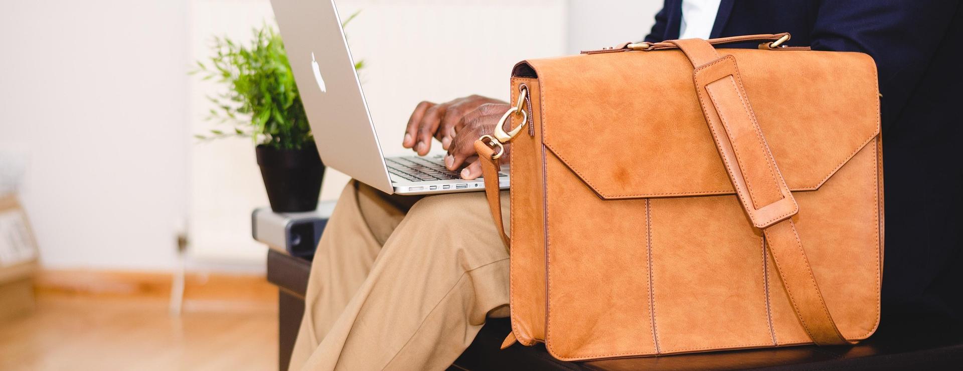 Trendy Tassenwinkel -Trendy Tassenwinkel businessman 1866582 1920